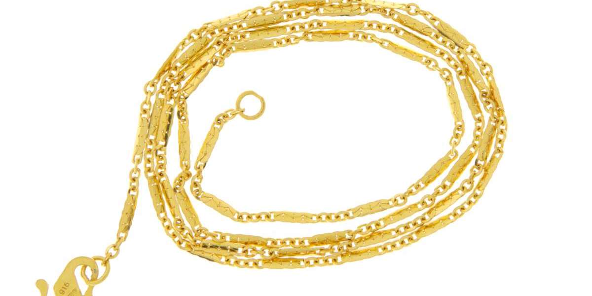 A Shimmering Choice: Exploring Gold Jewelry in the UK