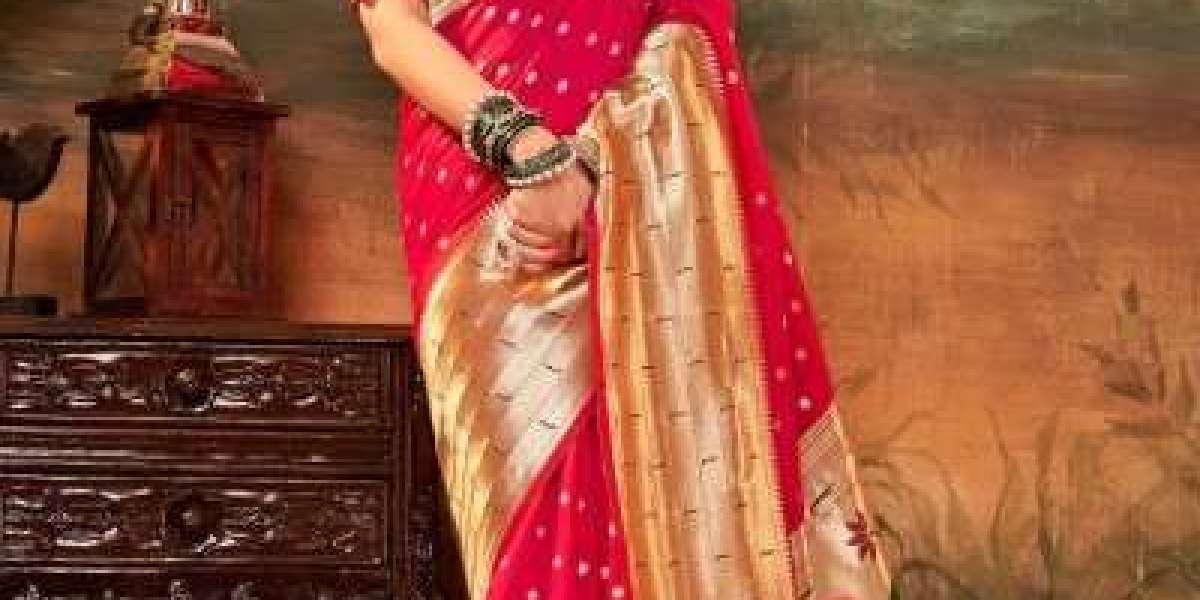 New Trends From Baluchari Saree Manufacturers in Kolkata For Festive Wear