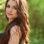 elisehilton Profile Picture