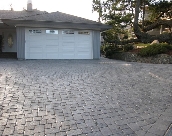 Paving stones installation in Saskatoon | Driveway Patio Stones |
